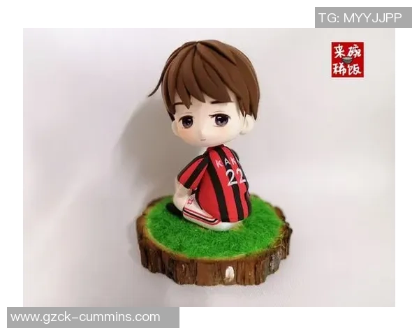 足球明星卡卡手办精美收藏品展现传奇球技与魅力风采